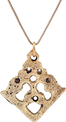EUROPEAN WOMAN’S PENDANT NECKLACE C1500-1700 - Fagan Arms