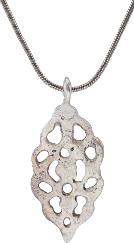 ROMAN WOMAN’S PENDANT NECKLACE 1ST-3RD CENTURY AD - Fagan Arms
