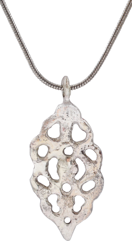ROMAN WOMAN’S PENDANT NECKLACE 1ST-3RD CENTURY AD - Fagan Arms