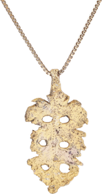 NOBLE WOMAN’S PENDANT, 15TH-17TH CENTURY AD - Fagan Arms