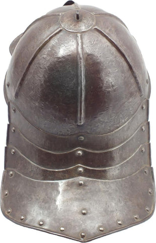A EUROPEAN LOBSTERTAIL HELMET C.1630-50. - The History Gift Store