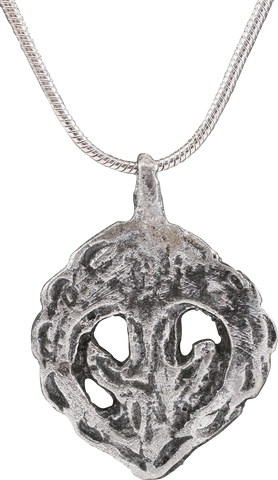 VIKING LUNAR PENDANT NECKLACE, LATE 11TH CENTURY - Fagan Arms