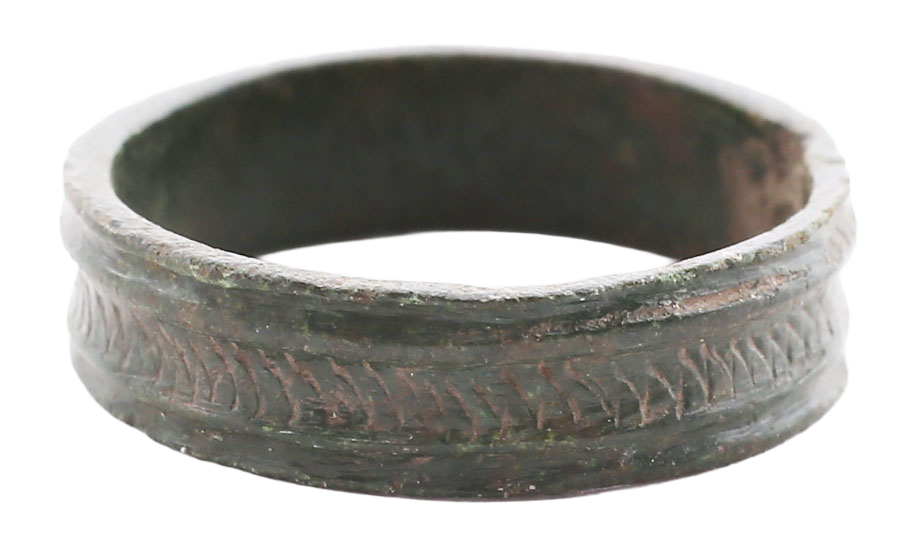 FINE VIKING WEDDING RING C.900-1050 AD, SIZE 7 ½ - Fagan Arms