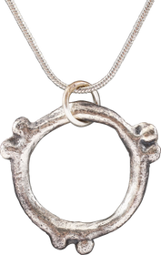 CELTIC PROSPERITY RING NECKLACE, C.300-100 BC - Fagan Arms