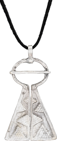 FINE VIKING PROTECTIVE BROOCH, C.950-1050 AD - The History Gift Store