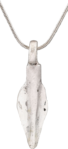 FINE GREEK ARROWHEAD PENDANT NECKLACE, C. 8TH-3RD CENTURY BC - Fagan Arms