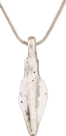 FINE GREEK ARROWHEAD PENDANT NECKLACE, C. 8TH-3RD CENTURY BC - Fagan Arms