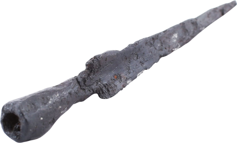 RARE EASTERN EUROPEAN TRIANGULAR ARROWHEAD, 9TH-10TH CENTURY AD - Fagan Arms