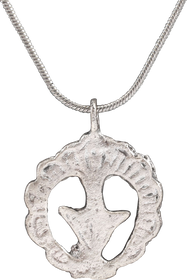MEDIEVAL EUROPEAN WOMAN’S PENDANT NECKLACE C.1250-1450 - Fagan Arms