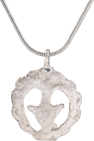 MEDIEVAL EUROPEAN WOMAN’S PENDANT NECKLACE C.1250-1450 - Fagan Arms