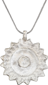 ROMAN/MEDIEVAL WHEEL OF FORTUNE AMULET NECKLACE, 5TH-7TH CENTURY AD - Fagan Arms