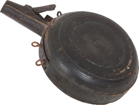 A GERMAN MUSKETEER’S POWDER FLASK, C.1600 - Fagan Arms