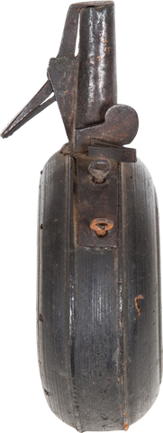 A GERMAN MUSKETEER’S POWDER FLASK, C.1600 - Fagan Arms