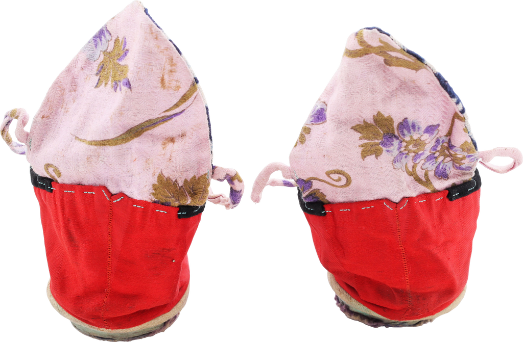 EXTRAORDINARY PAIR OF CHINESE LADY'S SHOES FOR BOUND FEET (FOOT BINDING), 19TH CENTURY - Fagan Arms