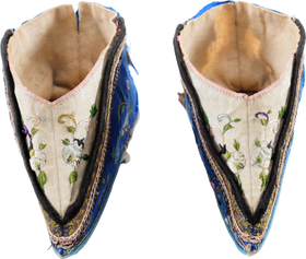CHINESE LADY’S SHOES FOR BOUND FEET (FOOT BINDING), 19TH-EARLY 20TH CENTURY - Fagan Arms