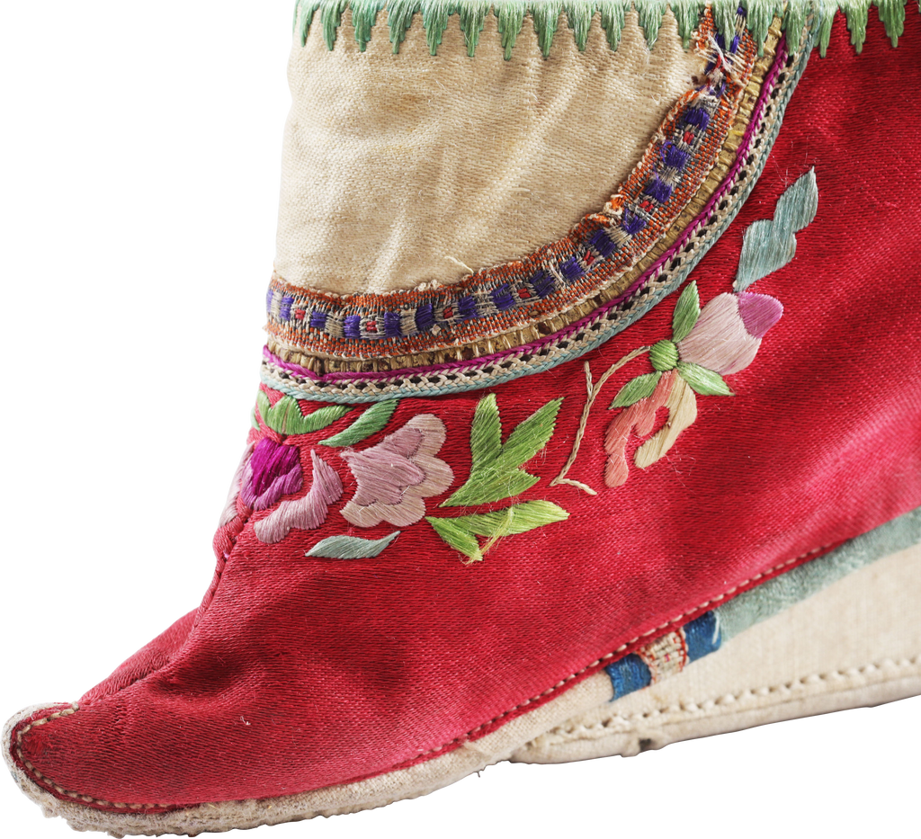 EXTRAORDINARY PAIR OF CHINESE LADIES SHOES FOR BOUND FEET (FOOT BINDING) - Fagan Arms