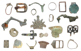 MIXED ANCIENT, MEDIEVAL AND LATER BRONZE ARTIFACTS - Fagan Arms