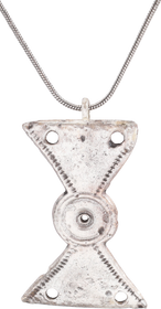 ROMAN LEGIONARY’S SWORD BELT MOUNT NECKLACE, EARLY-MID 4TH CENTURY AD - Fagan Arms