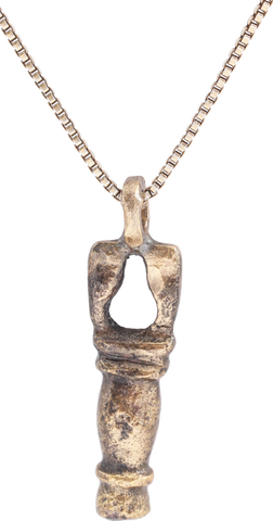 ROMAN WOMAN’S PENDANT NECKLACE, 200-450 AD - Fagan Arms
