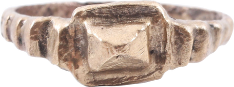 FINE ROMAN PROSTITUTE'S RING, C.100-300 AD, SIZE 6 ¾ - Fagan Arms