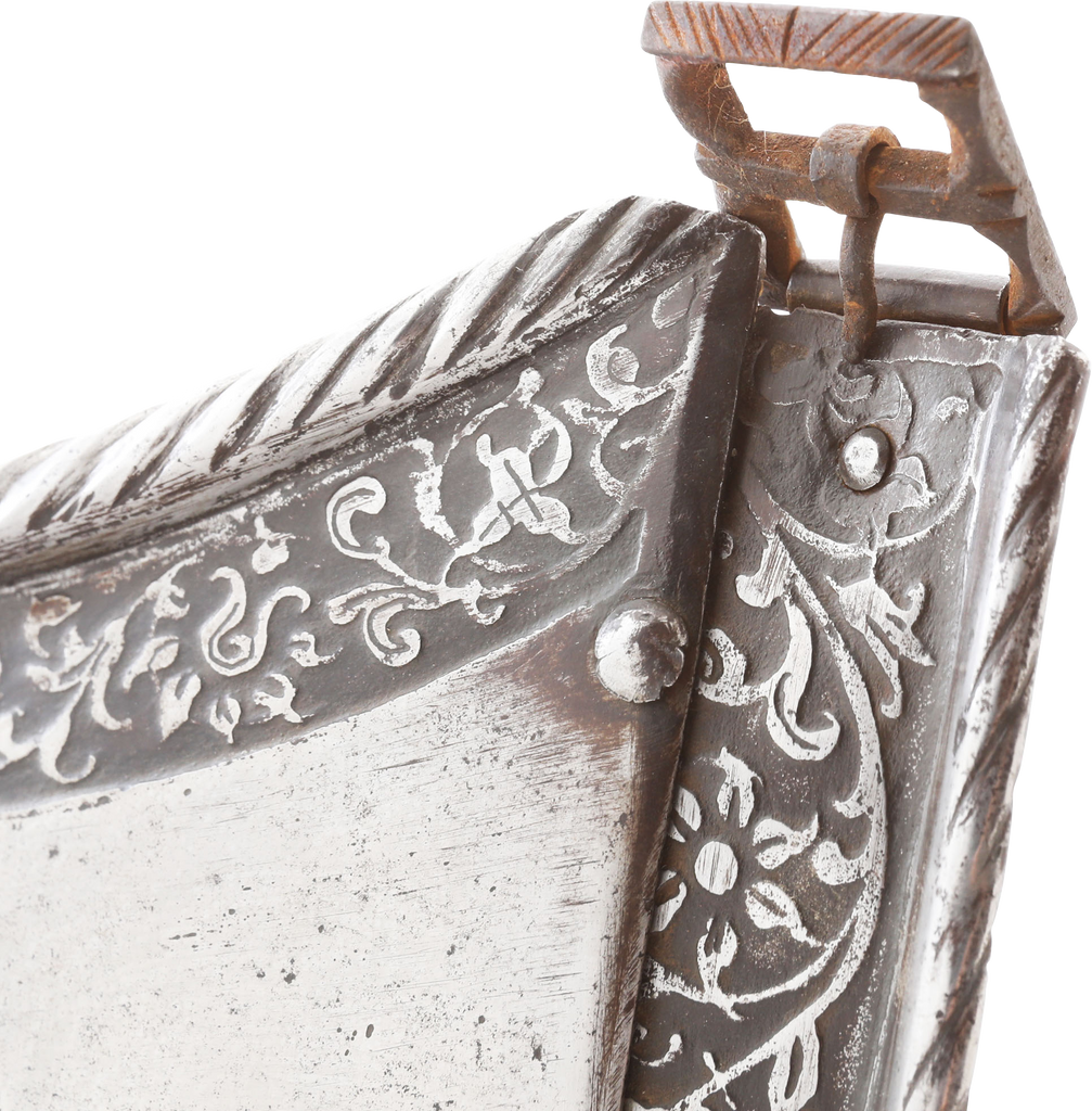 A FINE SOUTH GERMAN BREASTPLATE C.1560 FOR THE FOOT TOURNAMENT - Fagan Arms