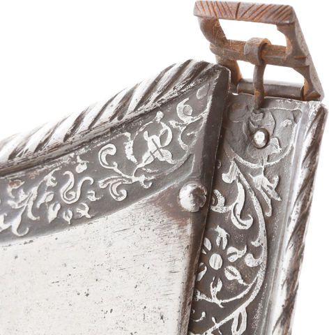 A FINE SOUTH GERMAN BREASTPLATE C.1560 FOR THE FOOT TOURNAMENT - Fagan Arms