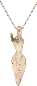 EASTERN EUROPEAN ARROWHEAD PENDANT NECKLACE, 700-200 BC - Fagan Arms