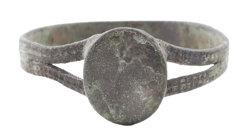 COLONIAL AMERICAN LADY’S RING C.1750. SIZE 6 ¾ - Fagan Arms