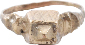 FINE ROMAN PROSTITUTE'S RING, C.100-300 AD, SIZE 10 - Fagan Arms