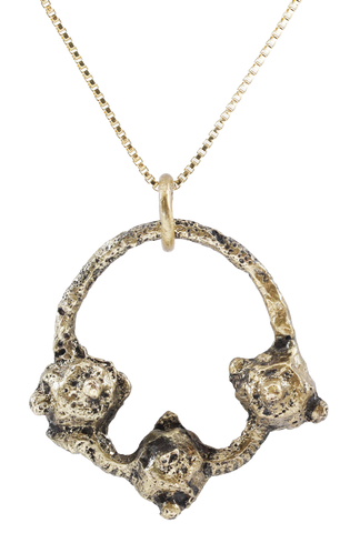 BYZANTINE WOMAN’S EARRING C.600-900 AD - Fagan Arms