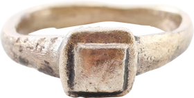 FINE ROMAN PROSTITUTE'S RING, C.100-300 AD, SIZE 1 ¾ - Fagan Arms