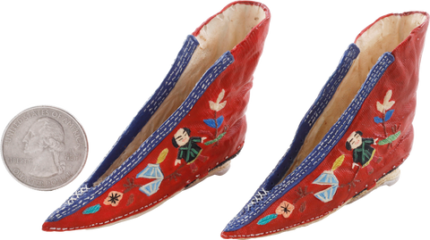 PAIR OF MINIATURE CHINESE SHOES FOR FOOT BINDING - Fagan Arms