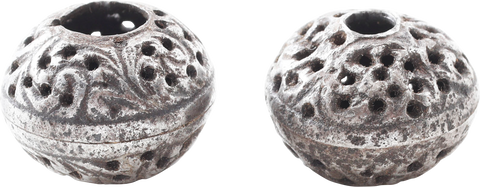 PAIR OF FINE ITALIAN (BRESCIAN) DAGGER MOUNTS C.1600 - Fagan Arms