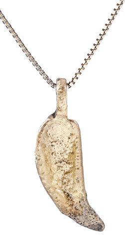 18TH CENTURY ENGLISH WOMAN’S PENDANT NECKLACE - Fagan Arms