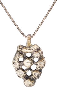 SCANDINAVIAN WOMAN'S PENDANT NECKLACE, C.1300-1600 - Fagan Arms