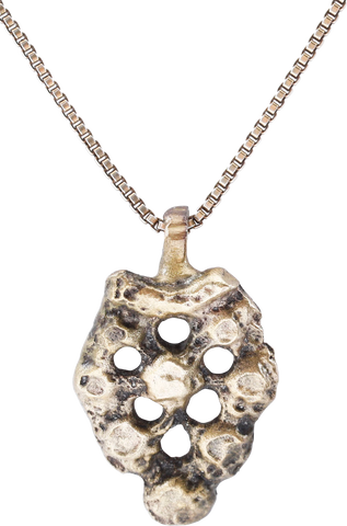 SCANDINAVIAN WOMAN'S PENDANT NECKLACE, C.1300-1600 - Fagan Arms