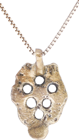 SCANDINAVIAN WOMAN'S PENDANT NECKLACE, C.1300-1600 - Fagan Arms