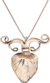 18TH CENTURY ITALIAN LADY'S PENDANT NECKLACE - Fagan Arms