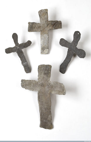 FINE ENGLISH MORTUARY CROSS, 14th CENTURY - Fagan Arms