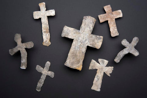 FINE ENGLISH MORTUARY CROSS, 14th CENTURY - Fagan Arms