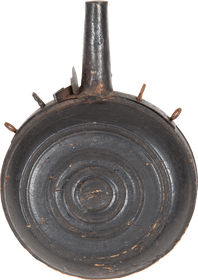 A GERMAN MUSKETEER’S POWDER FLASK, C.1600 - The History Gift Store