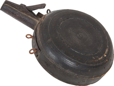 A GERMAN MUSKETEER’S POWDER FLASK, C.1600 - The History Gift Store