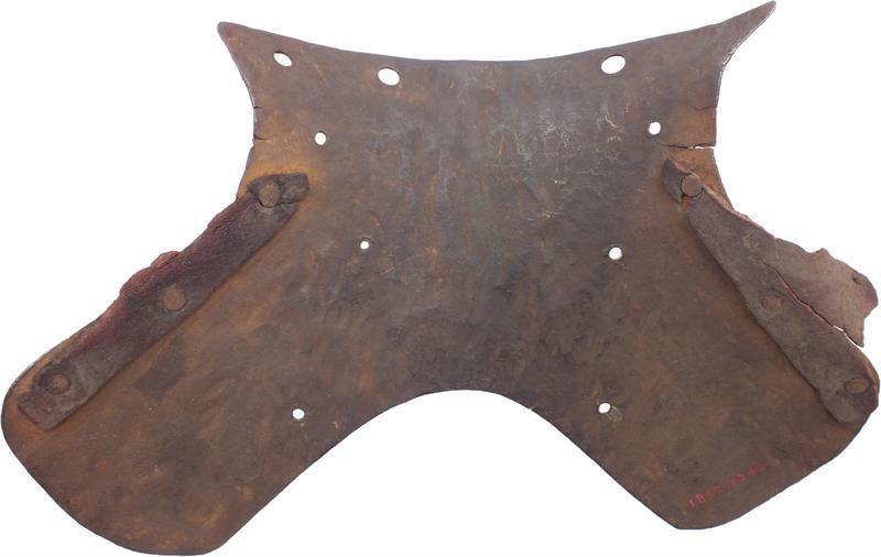 AN EXTREMELY RARE ABDOMINAL PLATE FROM A STECHZEUG ARMOR, SOUTH GERMAN C.1490-1500 - The History Gift Store